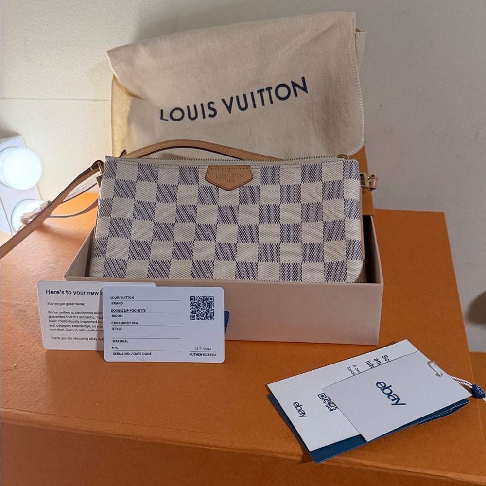 Louis Vuitton Double Zip Pochette